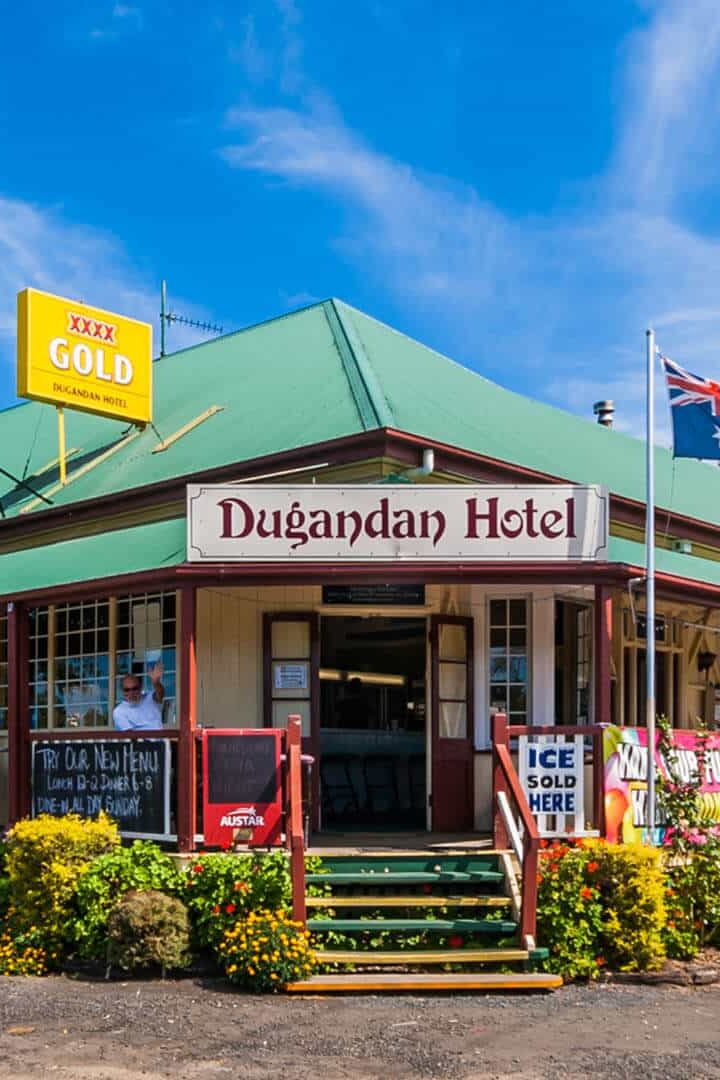Dugandan Hotel country pub stop