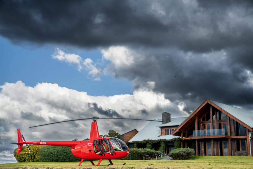 VH-FOA Spicers Peak