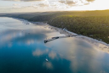 Kingfisher Bay Resort grounds