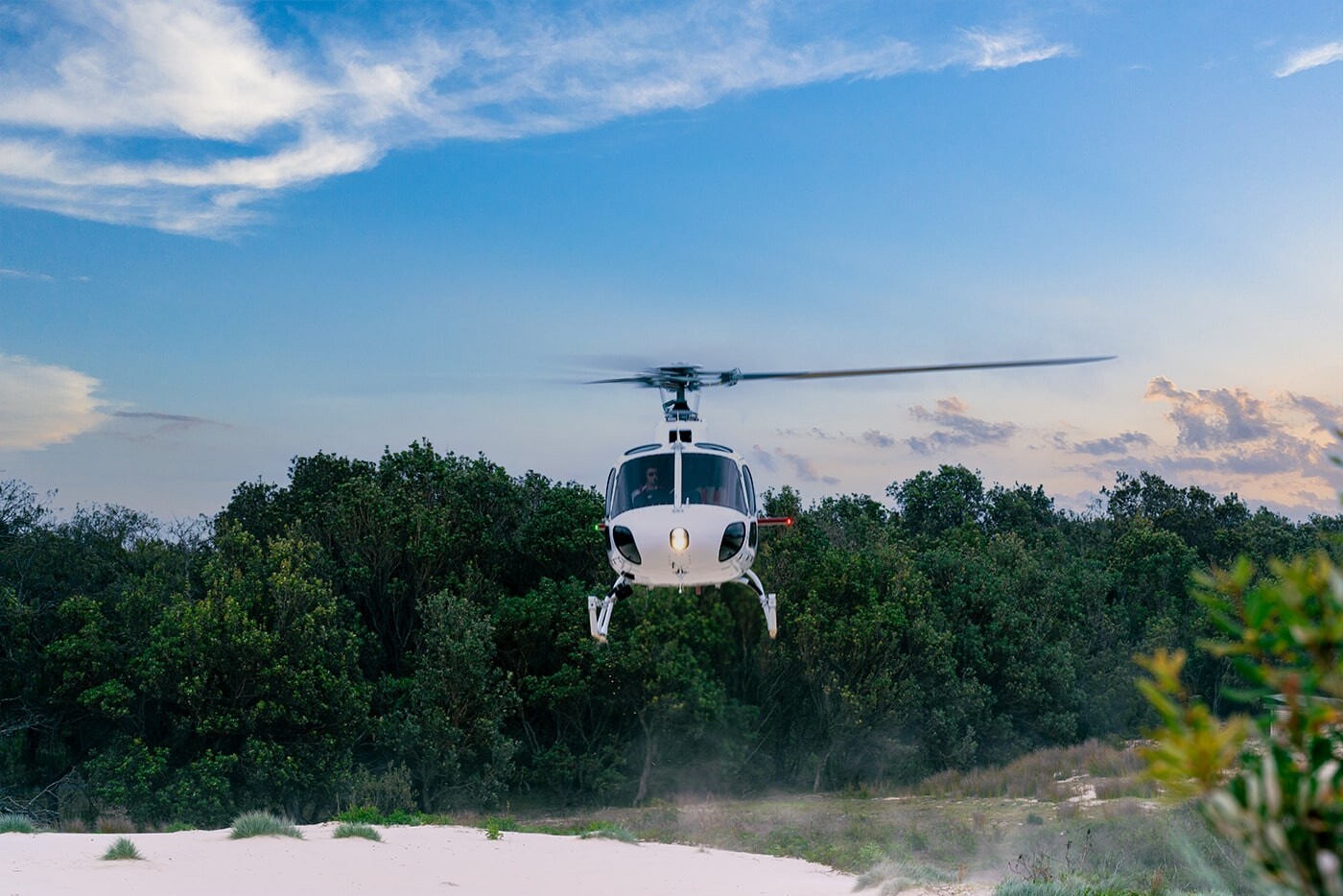 AS350 lifting beach
