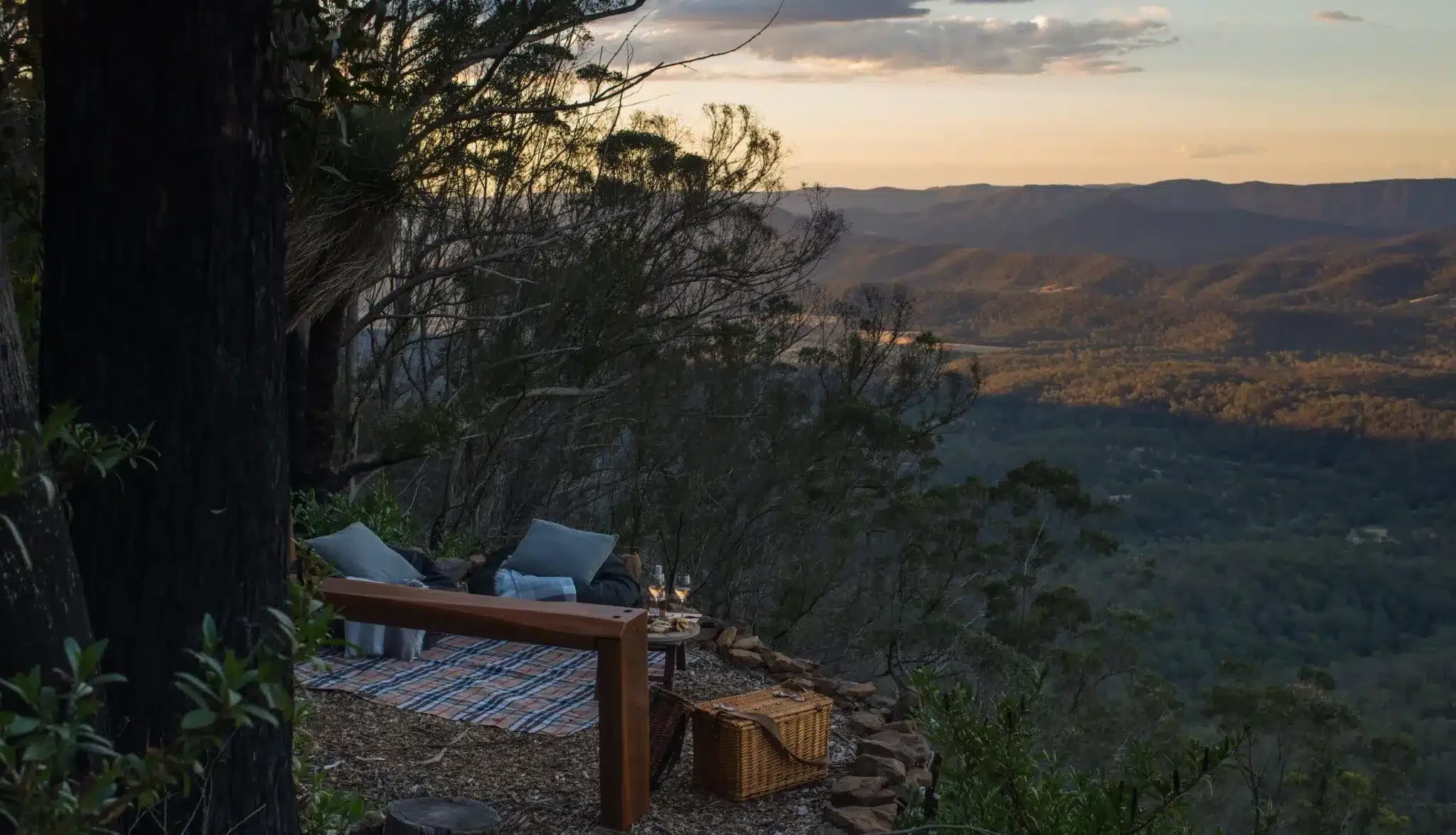 Northern Lookout Spicers Peak Lodge Picnic