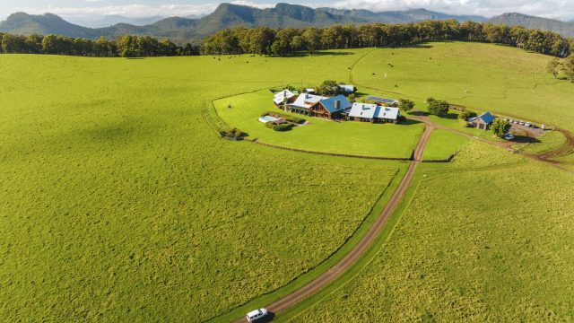 Spicers Peak Lodge Helicopter